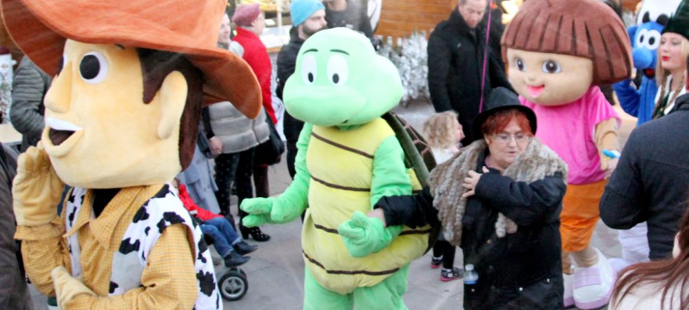 PARADE DE NOËL DES MASCOTTES