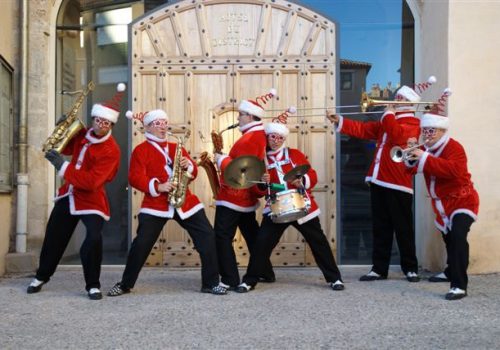 LES LUTINS DE NOEL EN FANFARE